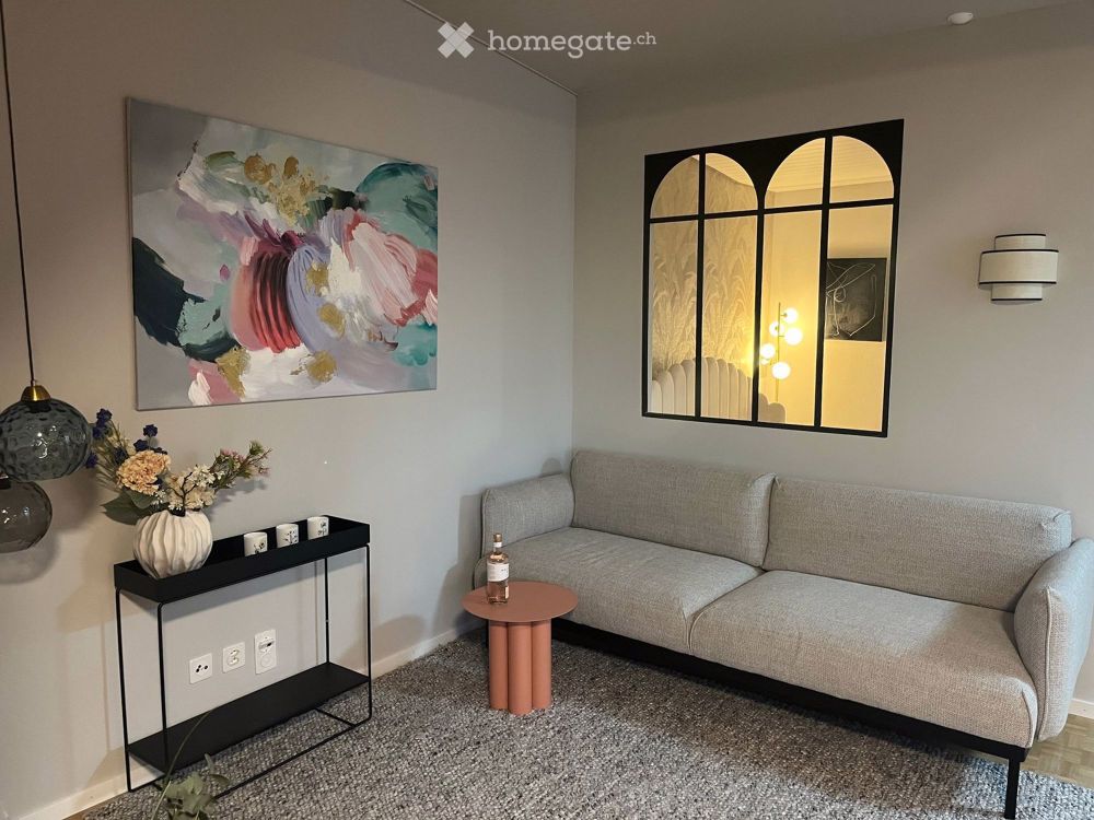 Charmante Dachwohnung mit Balkon in Arlesheim - Bild 1