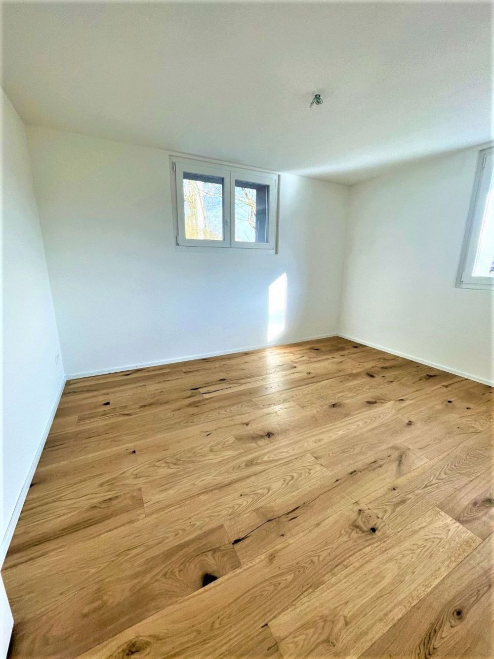 TOP MODERNE 3.5 ZIMMER WOHNUNG MIT PRIVATER WASCHMASCHINE/TUMBLER - Bild 10