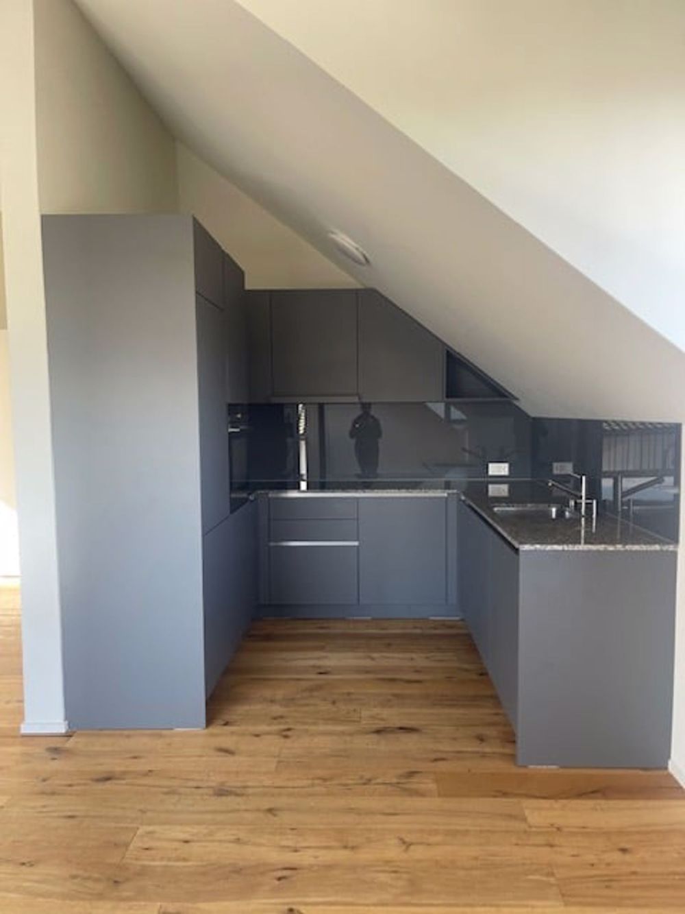 Moderne 4.5-Zimmer-Dachwohnung mit herrlicher Aussicht in Hermetschwil-Staffeln - Bild 5