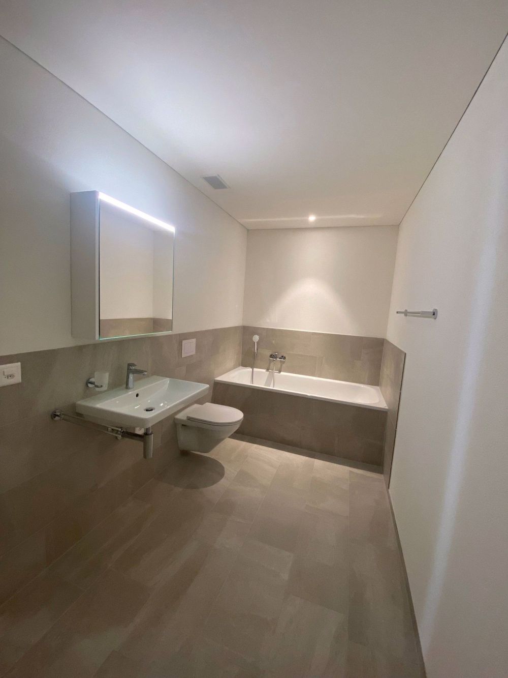 Wunderschöne 113m² Neubauwohnung im Fischermätteli - Bad