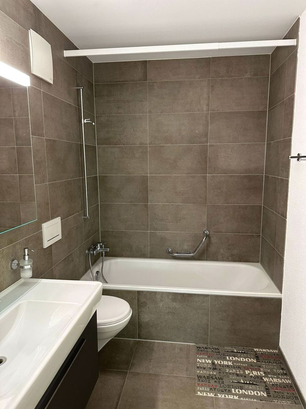 Neubau in St. Ursen - moderne 4.5-Zimmerwohnung mit grossem Balkon! - Bild 3