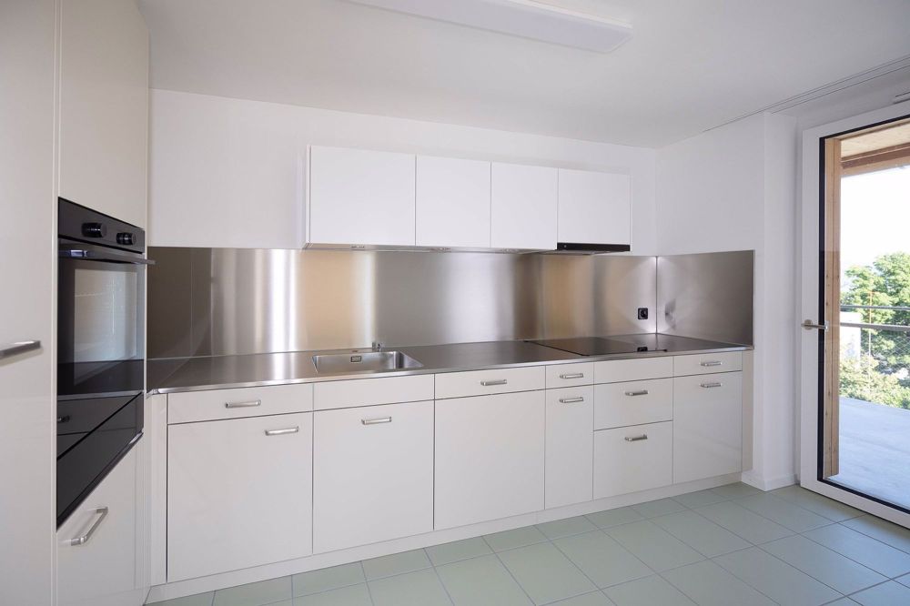 Erstvermietung nach Totalsanierung - 4.5 Zimmer-Dachwohnung - Einbauküche