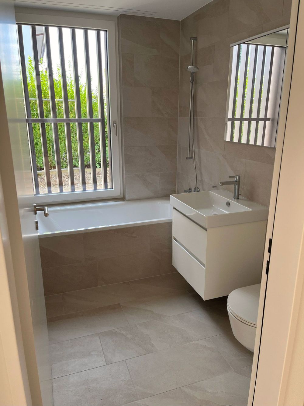 Attraktive Neubauwohnung in bester Lage zu vermieten - Bild 6