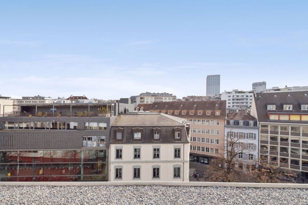 Sonnige Attikawohnung im Herzen der Stadt - Aussicht vorne