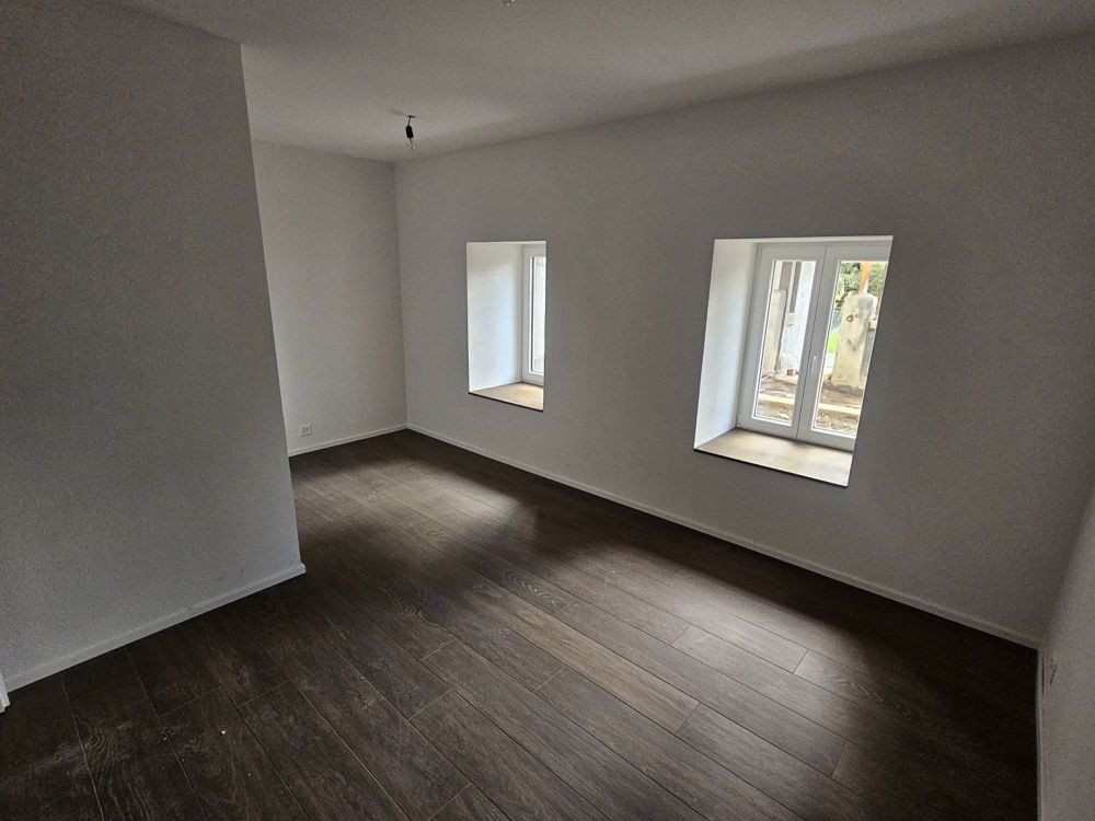 Neue 2.5-Zimmer-Wohnung mit Terrasse im alten Dorf - Bild 5