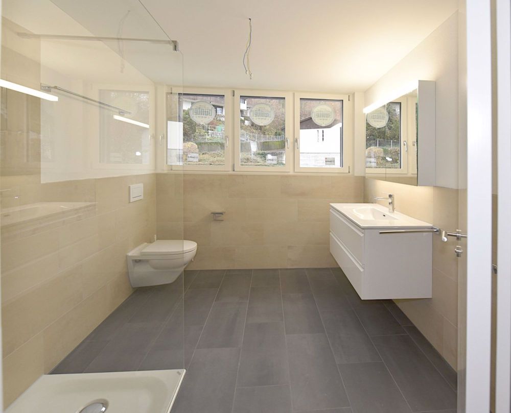 3.5 Zimmerwohnung mit toller Aussicht - Badezimmer