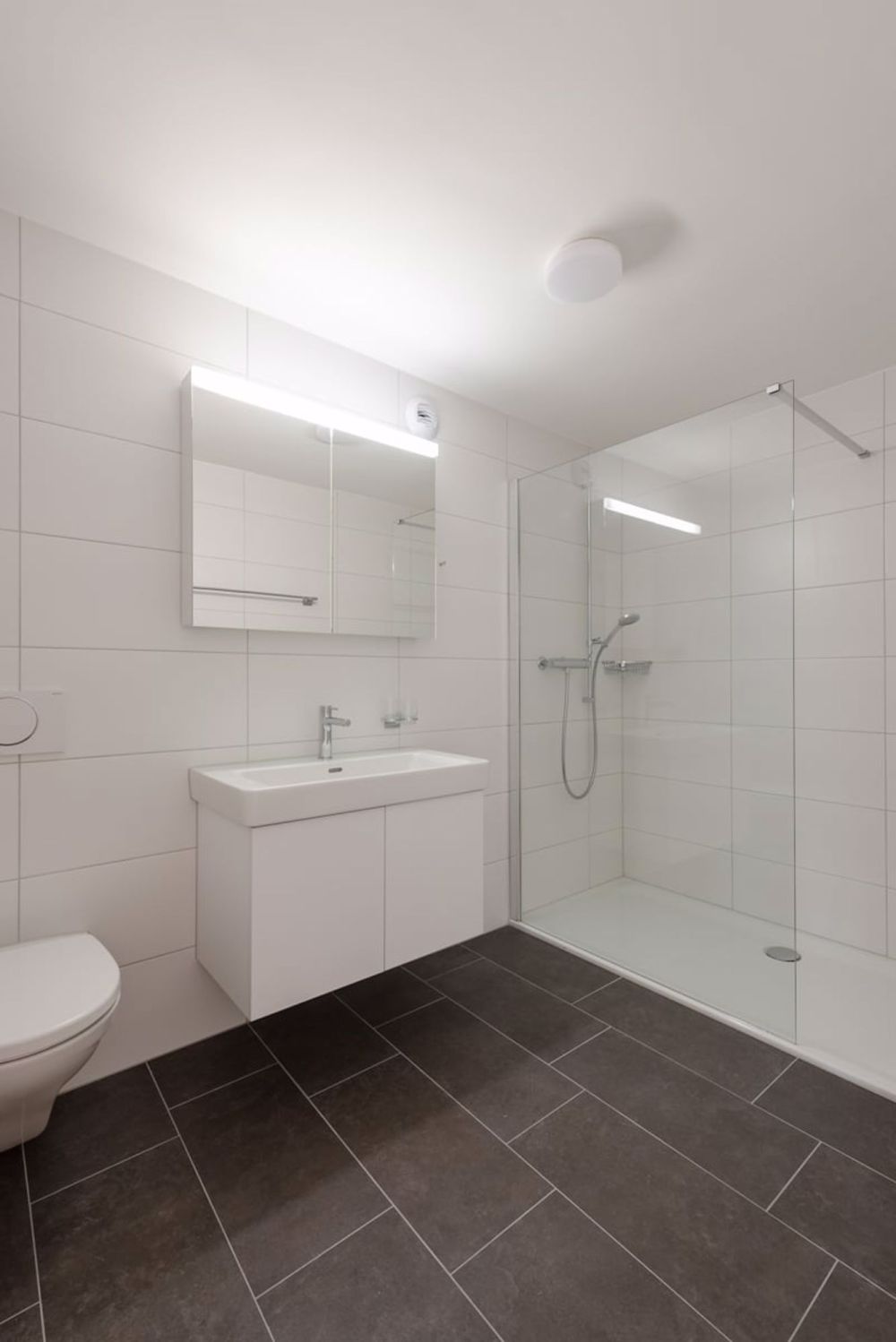 Moderne 3.5-Zimmer-Wohnung mit Balkon und Stadtblick in Zollikofen - Bild 9