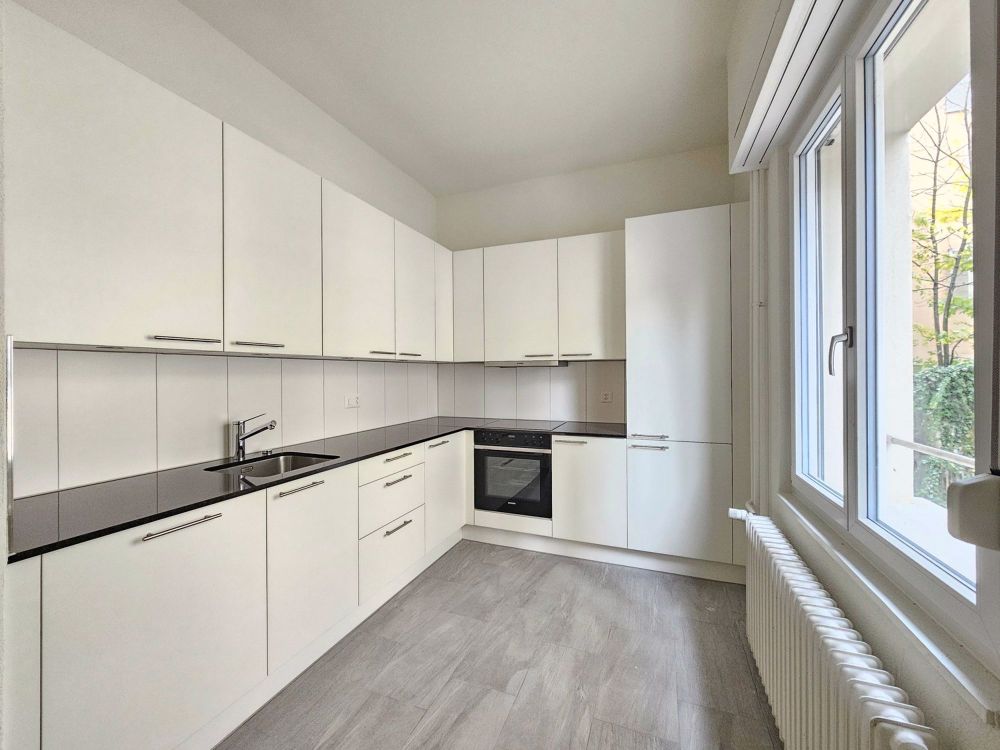 Neu renoviert und moderne 3.5 ZWG mit Seeblick perfekt für Paare oder Kleinfamilien - Bild 2