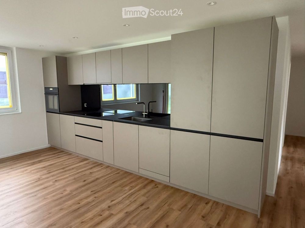 Moderne 4.5-Zimmer-Neubau-Wohnung mit Balkon in Visp - Bild 12