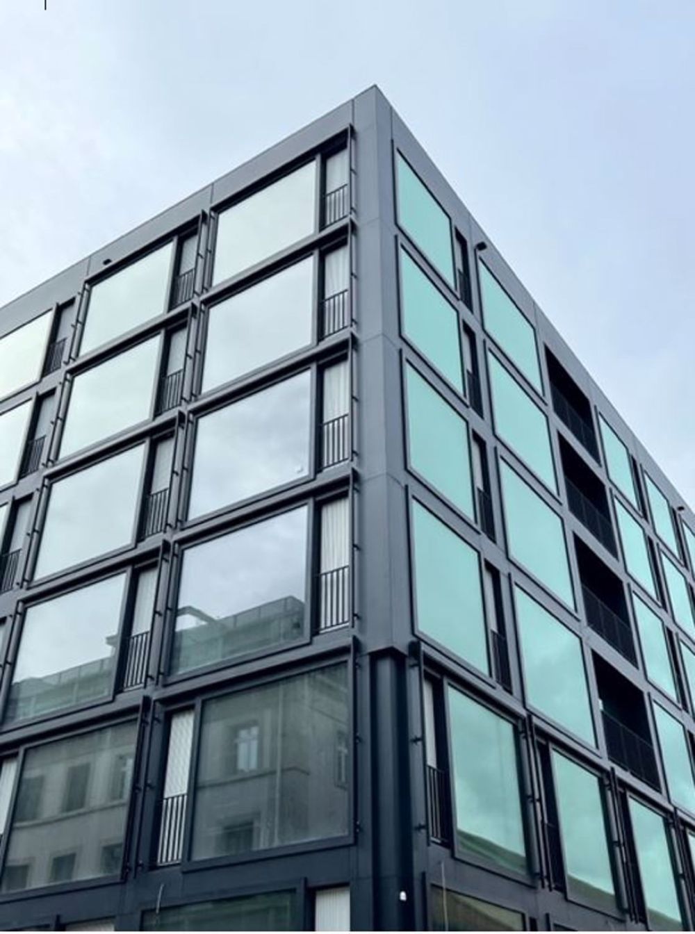 URBANES 1.5-ZIMMER-LOFT MIT AUSBLICK ÜBER AARAUS DÄCHER - Fassadenansicht