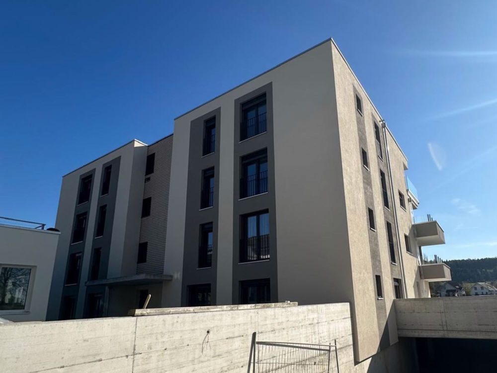 Exklusive 4.5 Zimmer Wohnung im EG - Bild 3