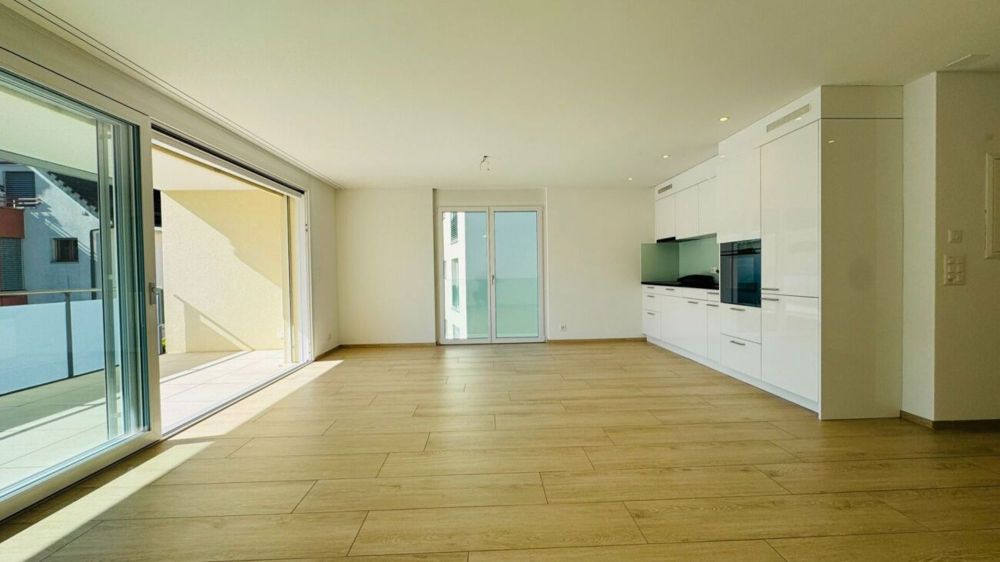 Moderne attraktive 2.5-Zimmer-Wohnung in Reinach - mit Balkon & eigenem Waschturm - Bild 2