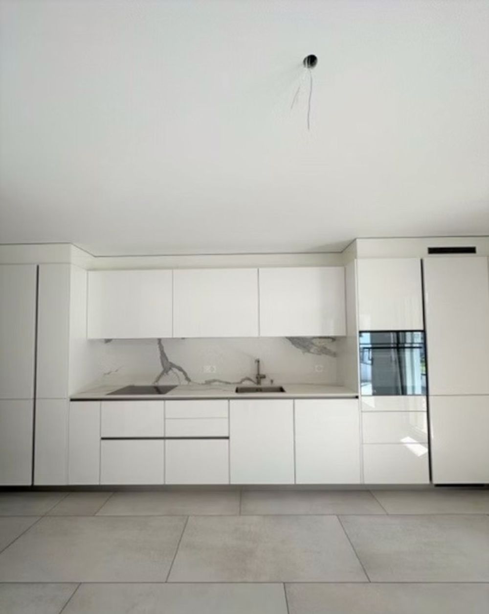 Moderno appartamento di 2.5 locali con balcone a S. Antonino - Bild 3