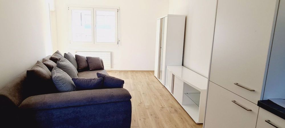 Wunderschöne 2.5-Zimmer-Wohnung mit separatem Ankleidezimmer - Bild 1