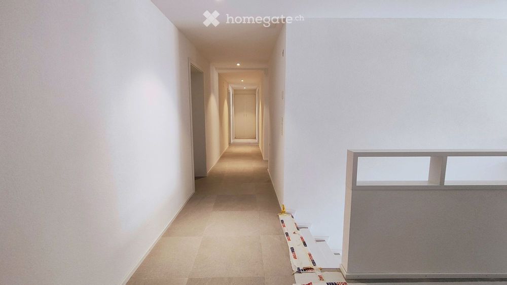 NEU & SELTEN auf dem Markt - Exklusives 5.5-Zimmer-Apartment mit separatem Eingang und privater Eingangstür - Bild 2