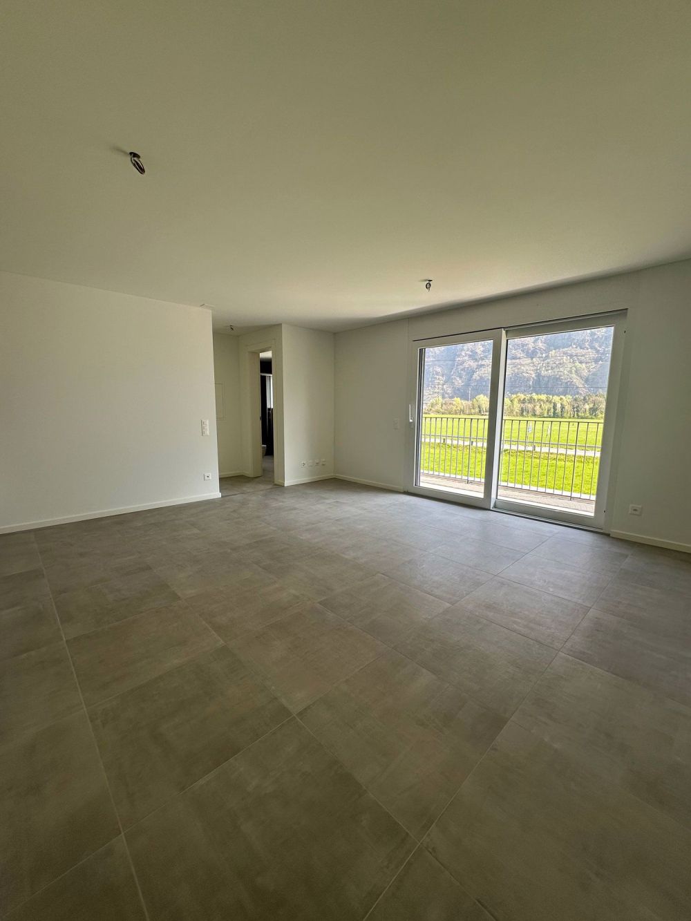 Appartamento 2.5 Camere con vista sulle montagne - Bild 4