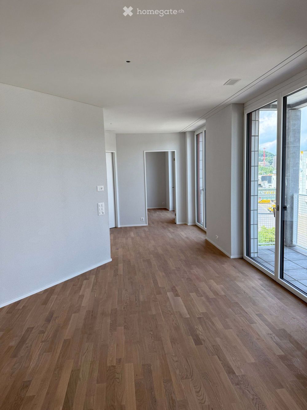 Erstbezug 2.5-Zimmer-Wohnung mit Aussicht - Bild 1