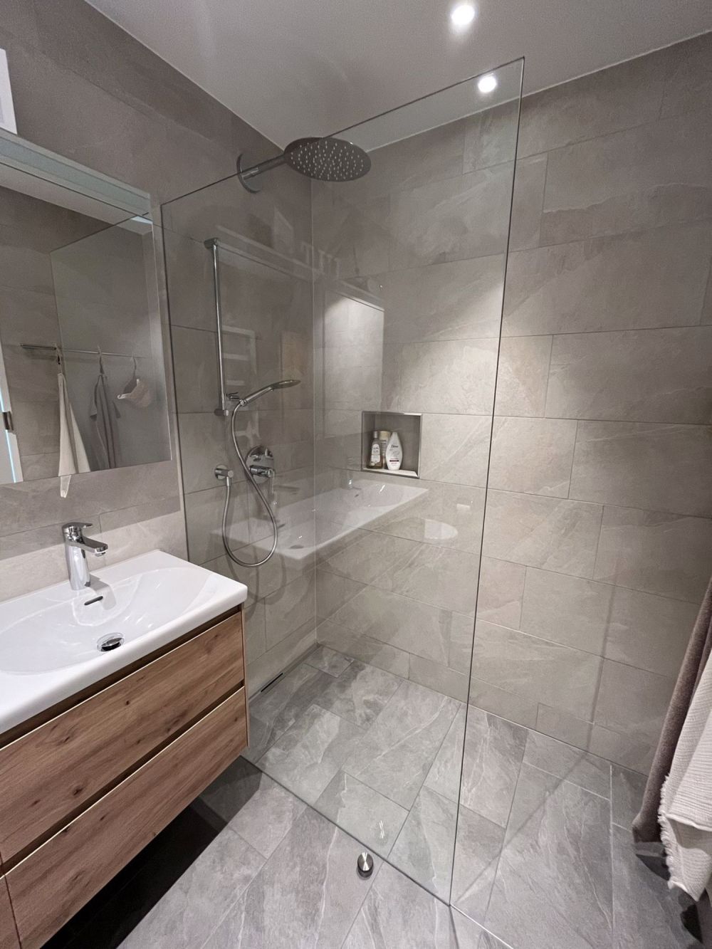 Moderne 4.5-Zimmer-Neubauwohnung - perfekte Wohlfühloase für Paare oder Familien an ruhiger Lage bei Jona - Bild 8