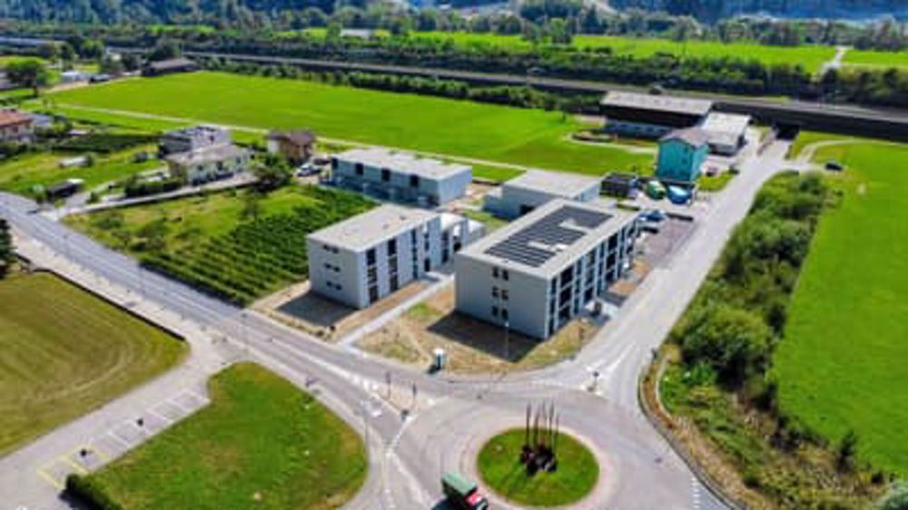 Moderne Wohnung mit überdachter Terrasse, Garten und Garage – Pollegio - Bild 13