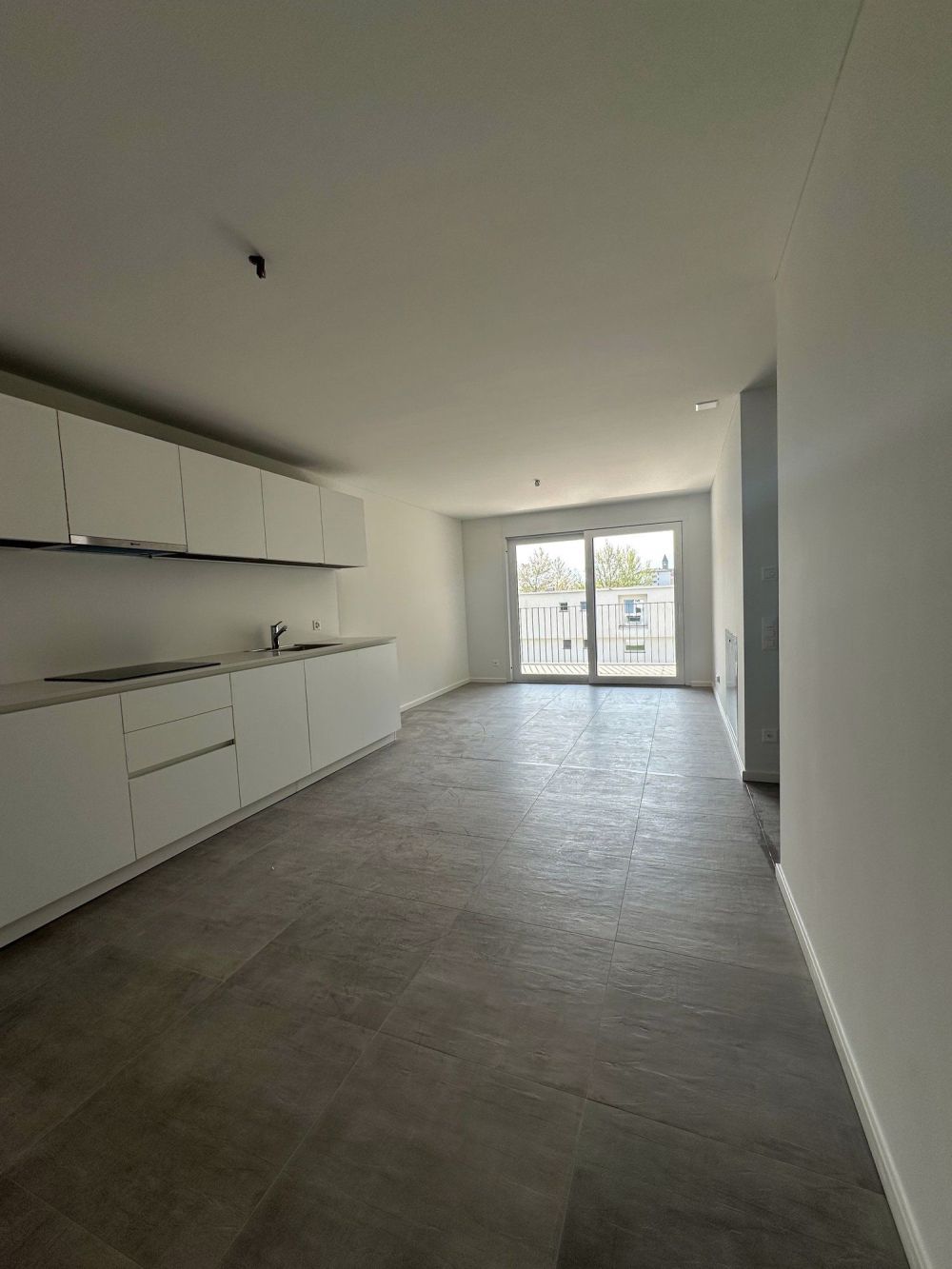 APP Nr. 12 Apartment 2.5 mit großem Balkon im zweiten Stock - Bild 2