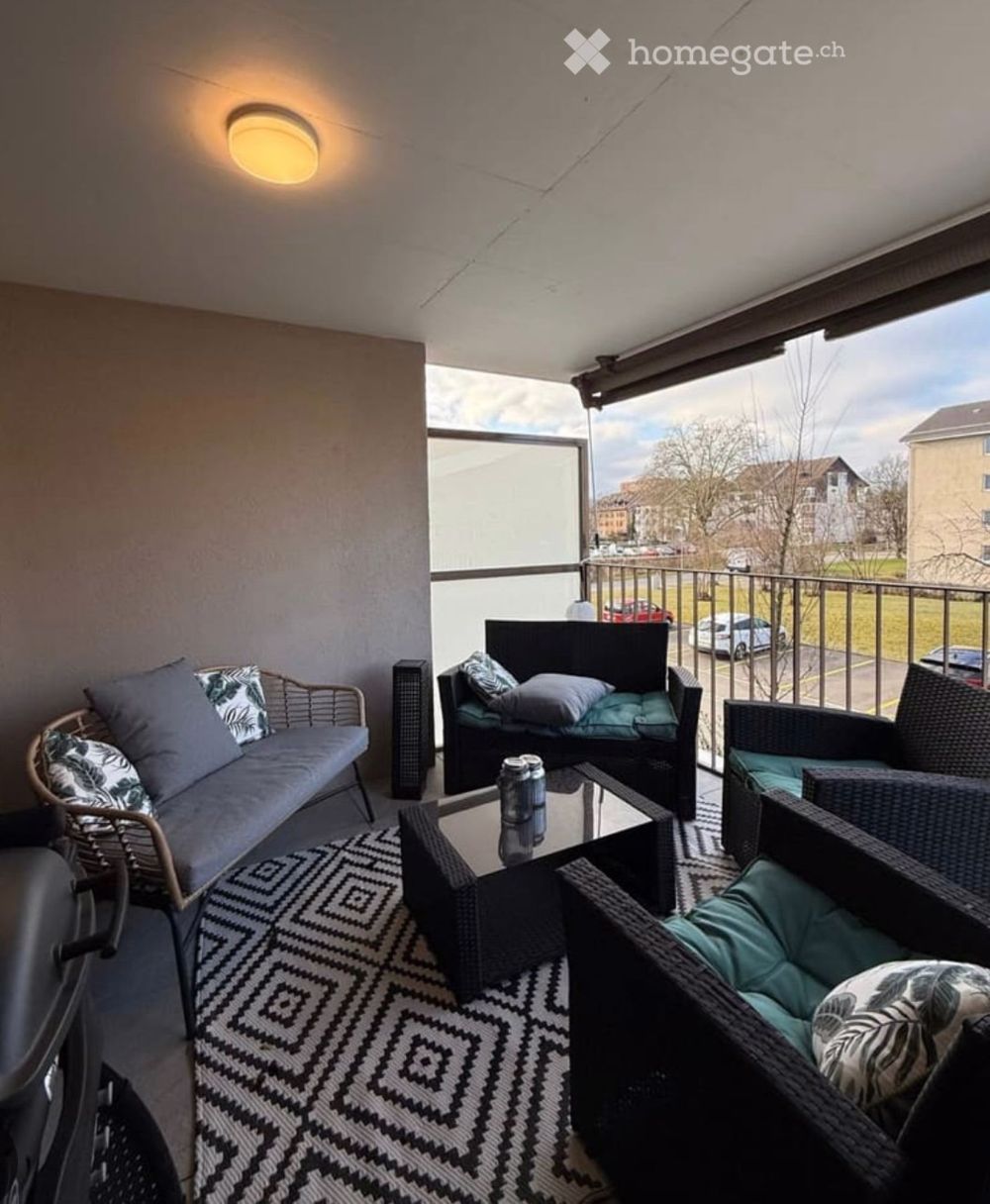Moderne 2.5-Zimmer-Wohnung mit Balkon und Tiefgarage in Frauenfeld - Bild 1