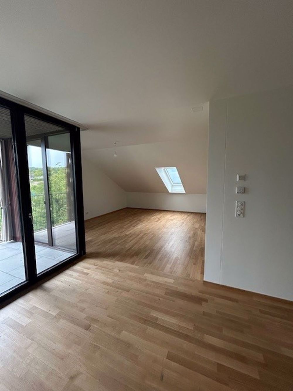 Neue 5.5-Zimmer-Wohnung, 3. Stock, ca. 128 m2 - Bild 3