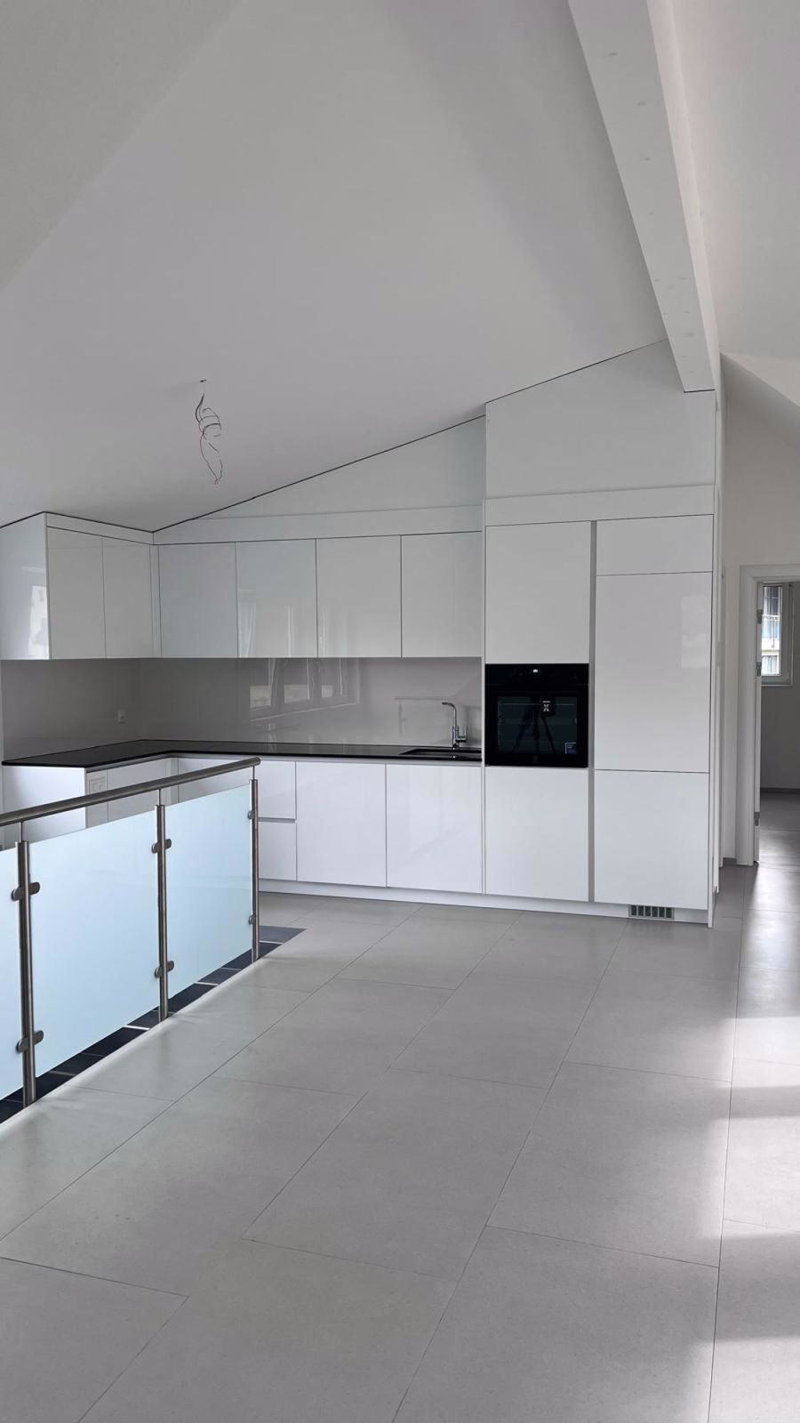 Moderne 2.5-Zimmer-Dachwohnung in Leuggern - Neubau 2025 - Bild 1