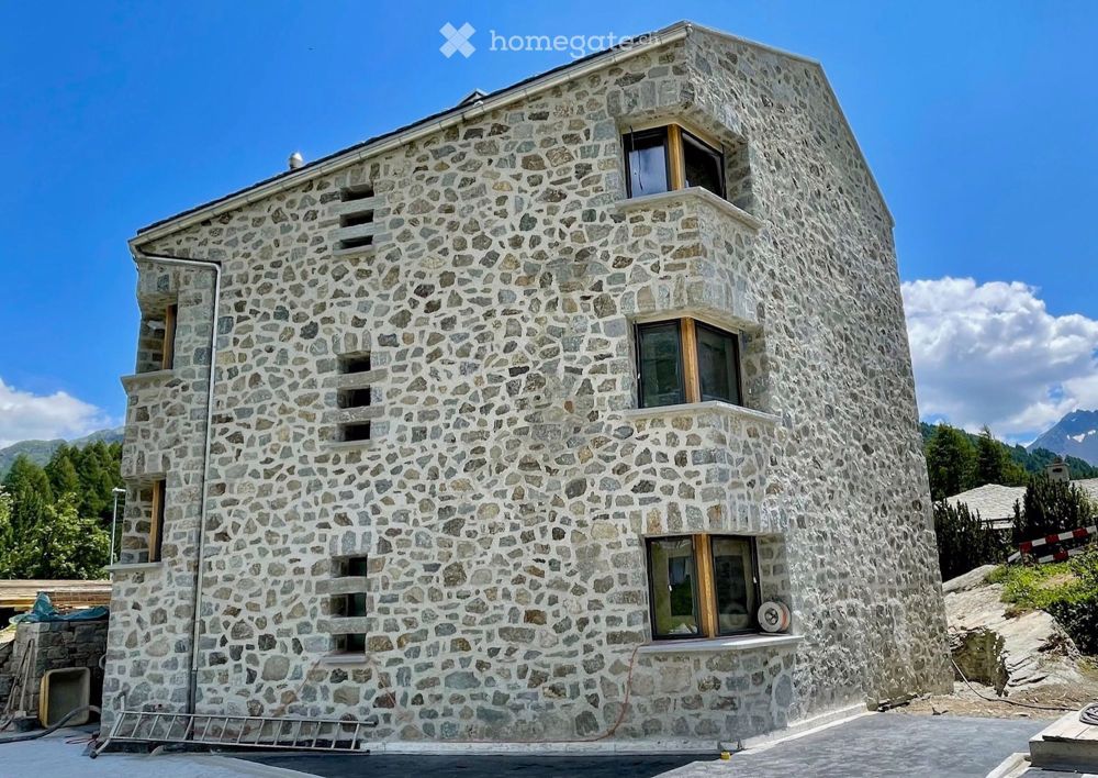 Exklusive 6.5-Zimmer-Maisonette-Wohnung mit Bergpanorama in Maloja - Bild 2