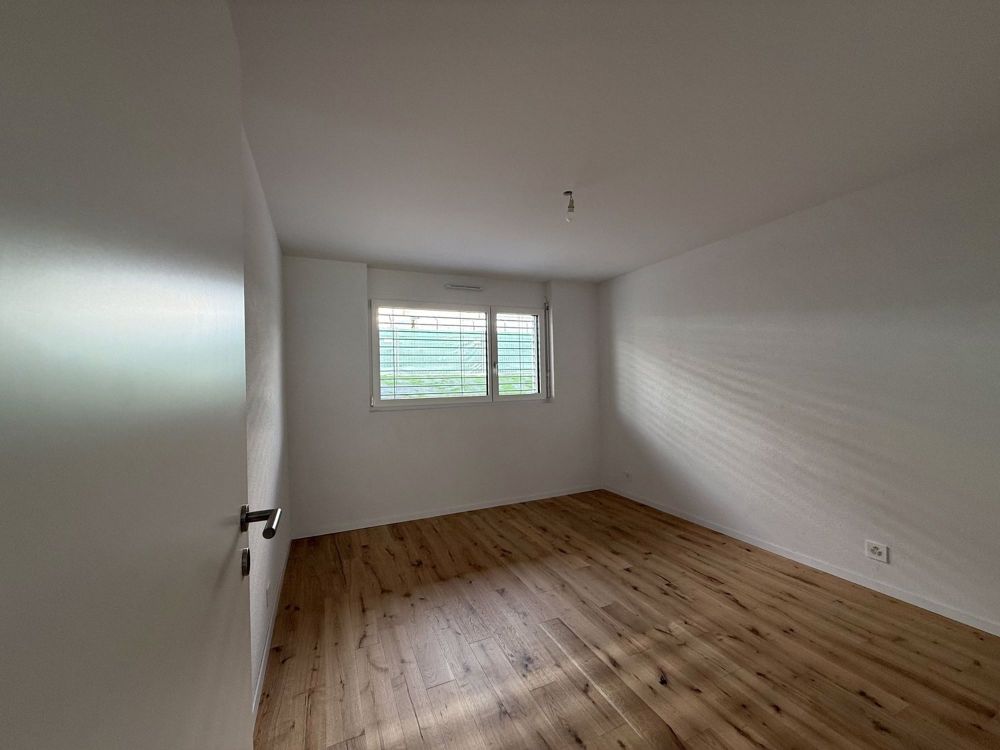 C02- Wohnung 2 Zimmer hell mit Balkon in St-Pierre-de-Clages - Bild 3