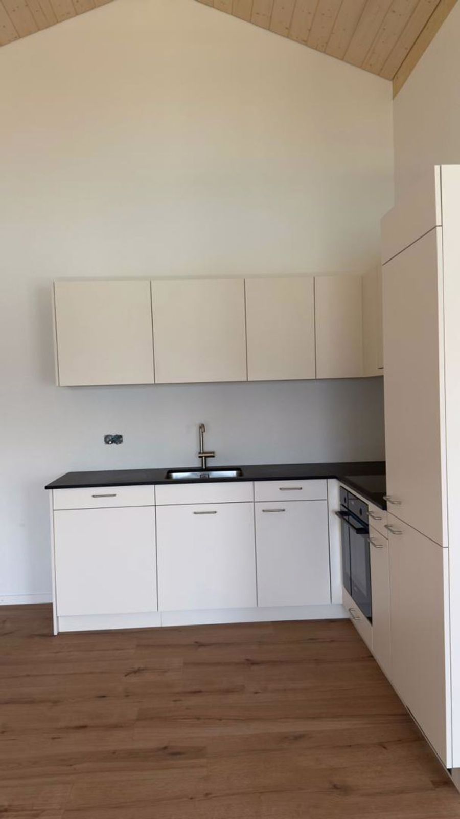 Exklusive 5-Zimmerwohnung – Erstbezug, mit einzigartiger Berg- und Seesicht in Aeschlen ob Gunten - Bild 3