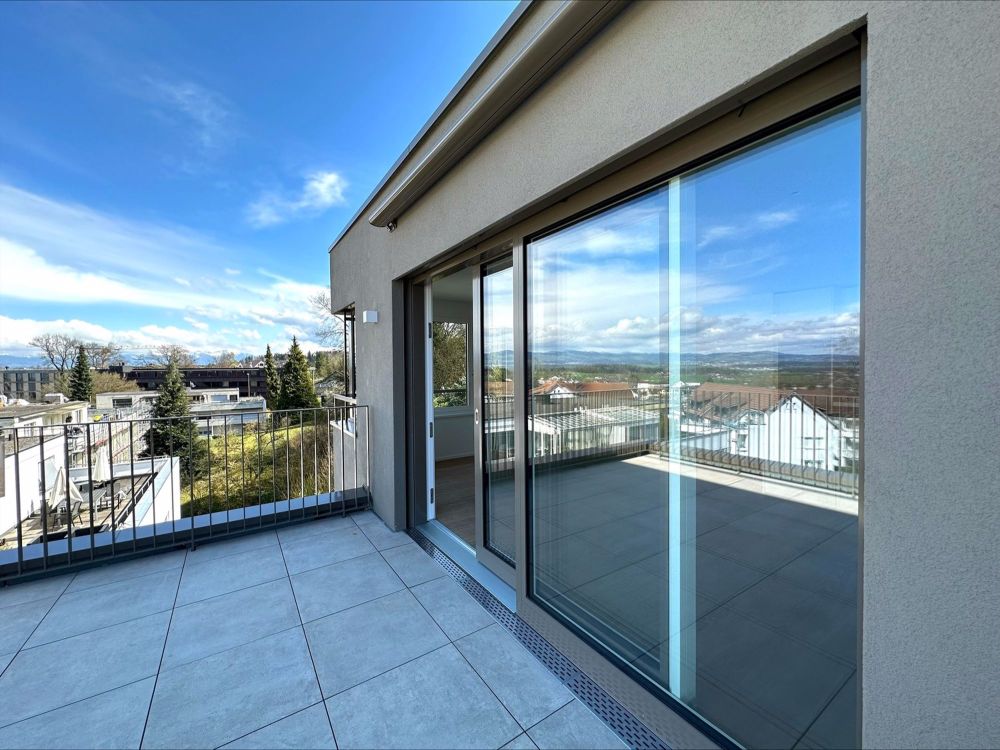 Erstvermietung - 3.5-Zimmer-Attikawohnung mit Weitsicht - Terrasse