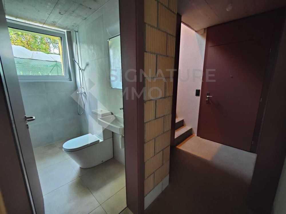 Ein schönes 3,5-Zimmer-Duplex-Apartment - Salle de douche en Bas