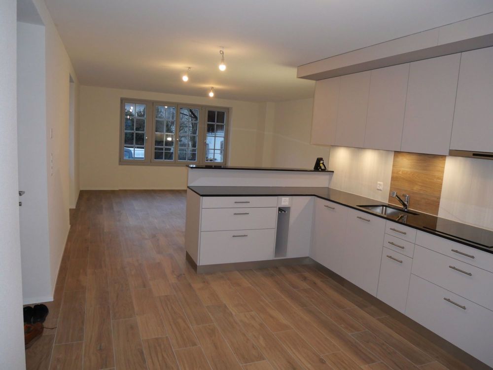 FRIBOURG - BOURGUILLON - MAGNIFIQUE APPARTEMENT 3.5 PIECES - - Cuisine ouverte sur séjour