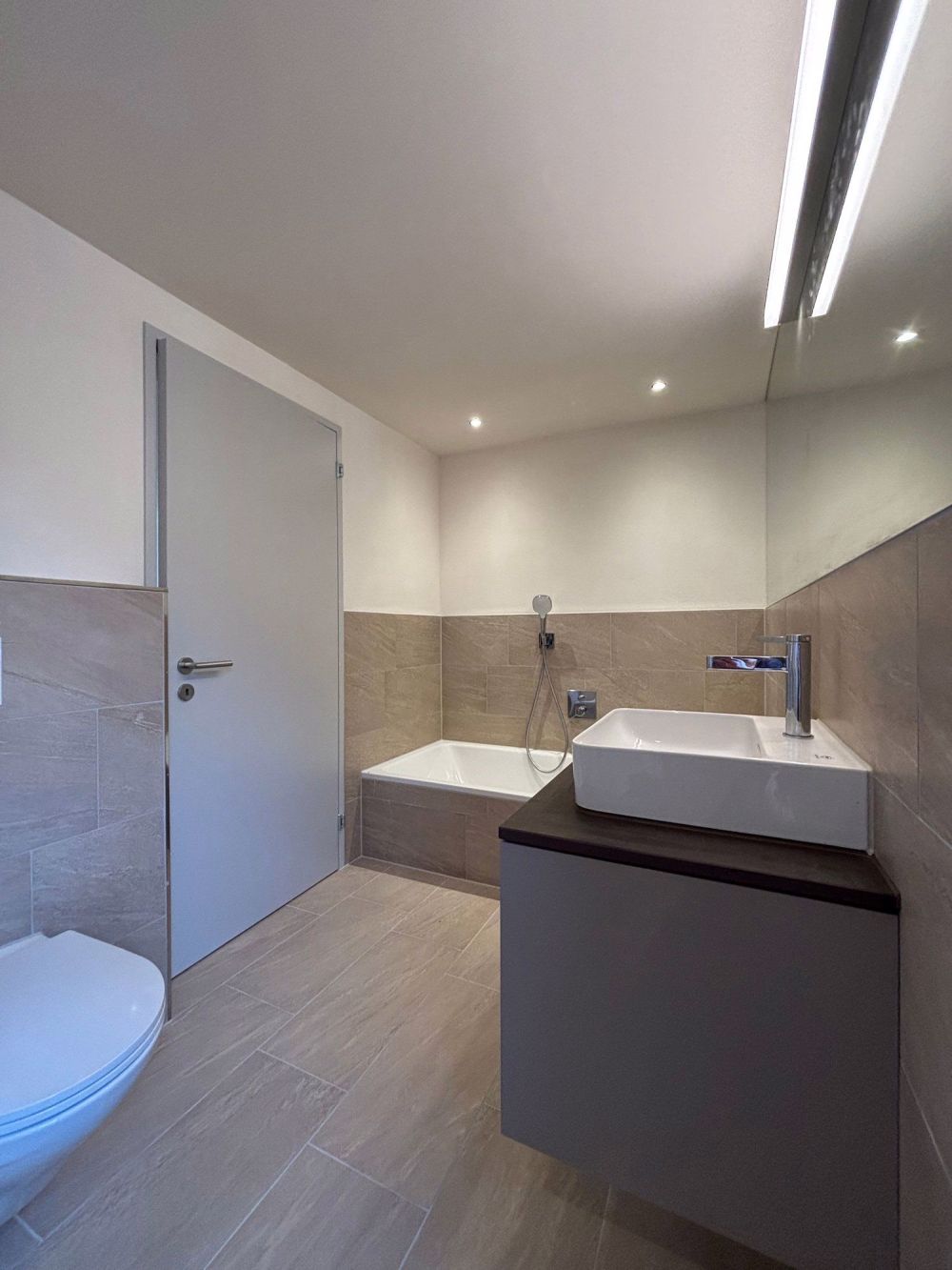 Aussergewöhnliche 3.5 Zimmer-Maisonette-Wohnung mit Garten - Bild 6