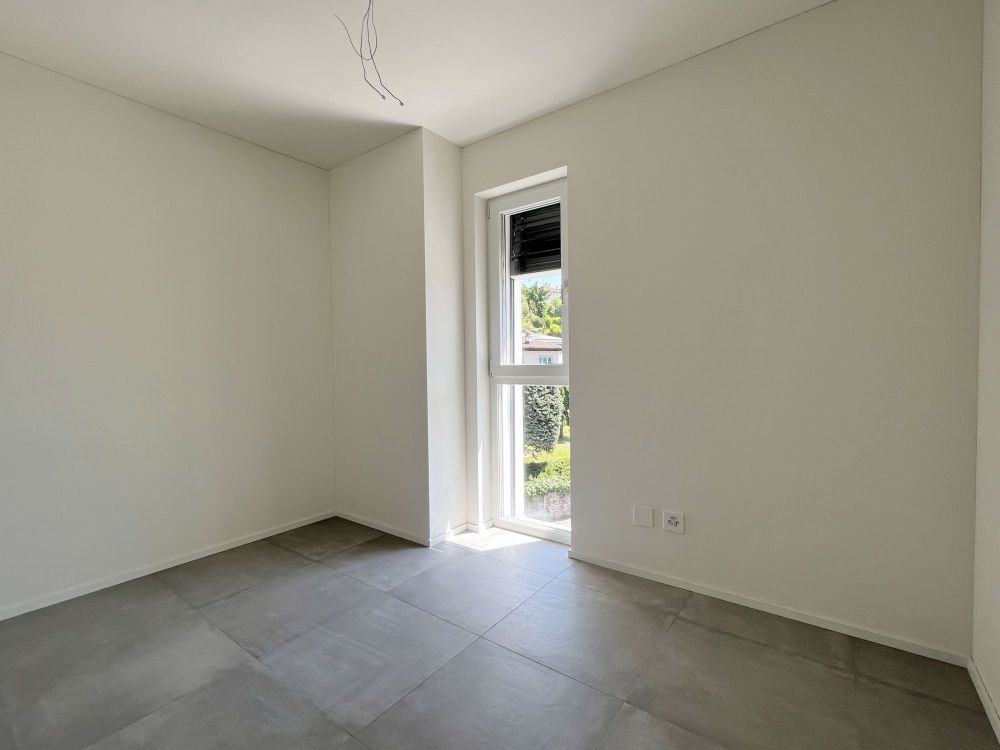 AFFITTASI NUOVO 4.5 LOCALI CON TERRAZZA A MORBIO INFERIORE - Bild 4