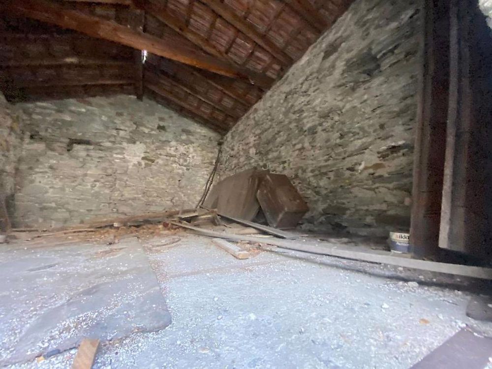 zentrale Lage zum Ausbauen / centrale, da riattare - Bild 4