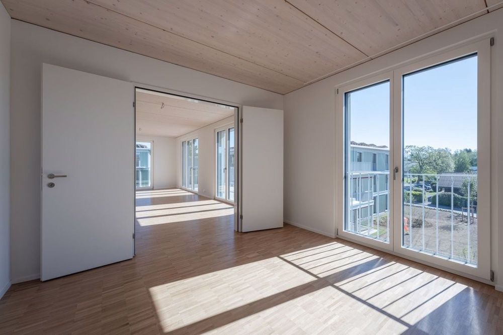 Attraktive 4.5 Zimmer-Wohnung mit grosszügigem Balkon zu vermieten! - Zimmer 1
