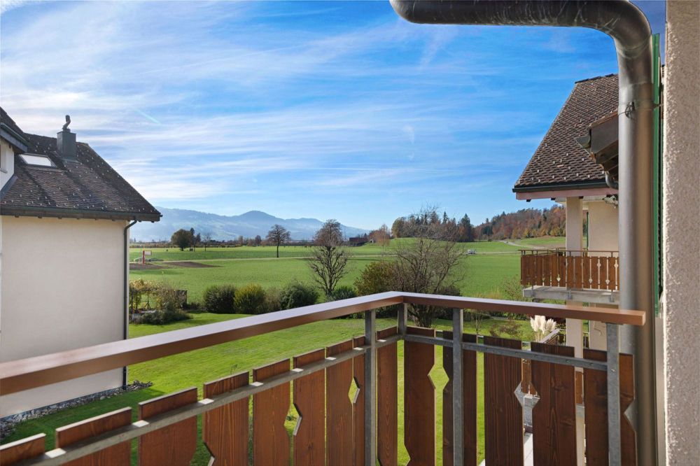 Erstvermietung nach Komplettsanierung: 4.5-Zimmer-Wohnung mit Balkon in Wagen - Bild 11