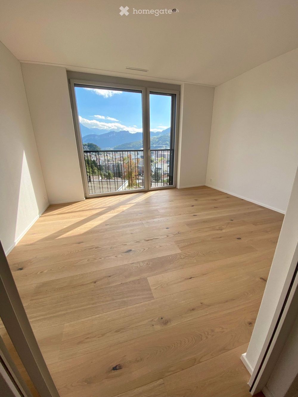 Exklusive neuwertige Traumwohnung mit Berg- und Seesicht auf - Bild 3
