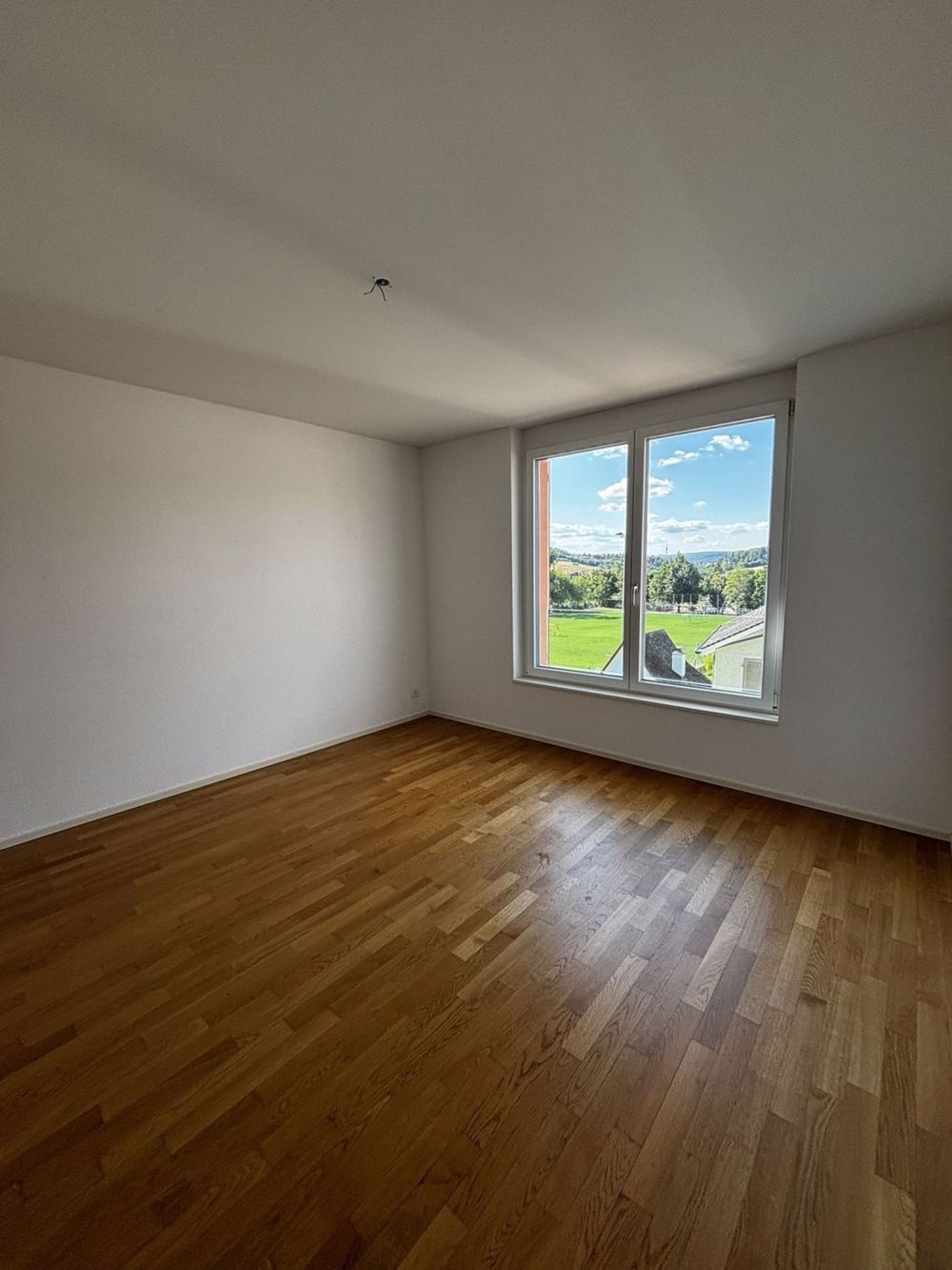 Moderne 4.5-Zimmerwohnung im Dorfkern in Arisdorf zu vermieten - IMG_0843