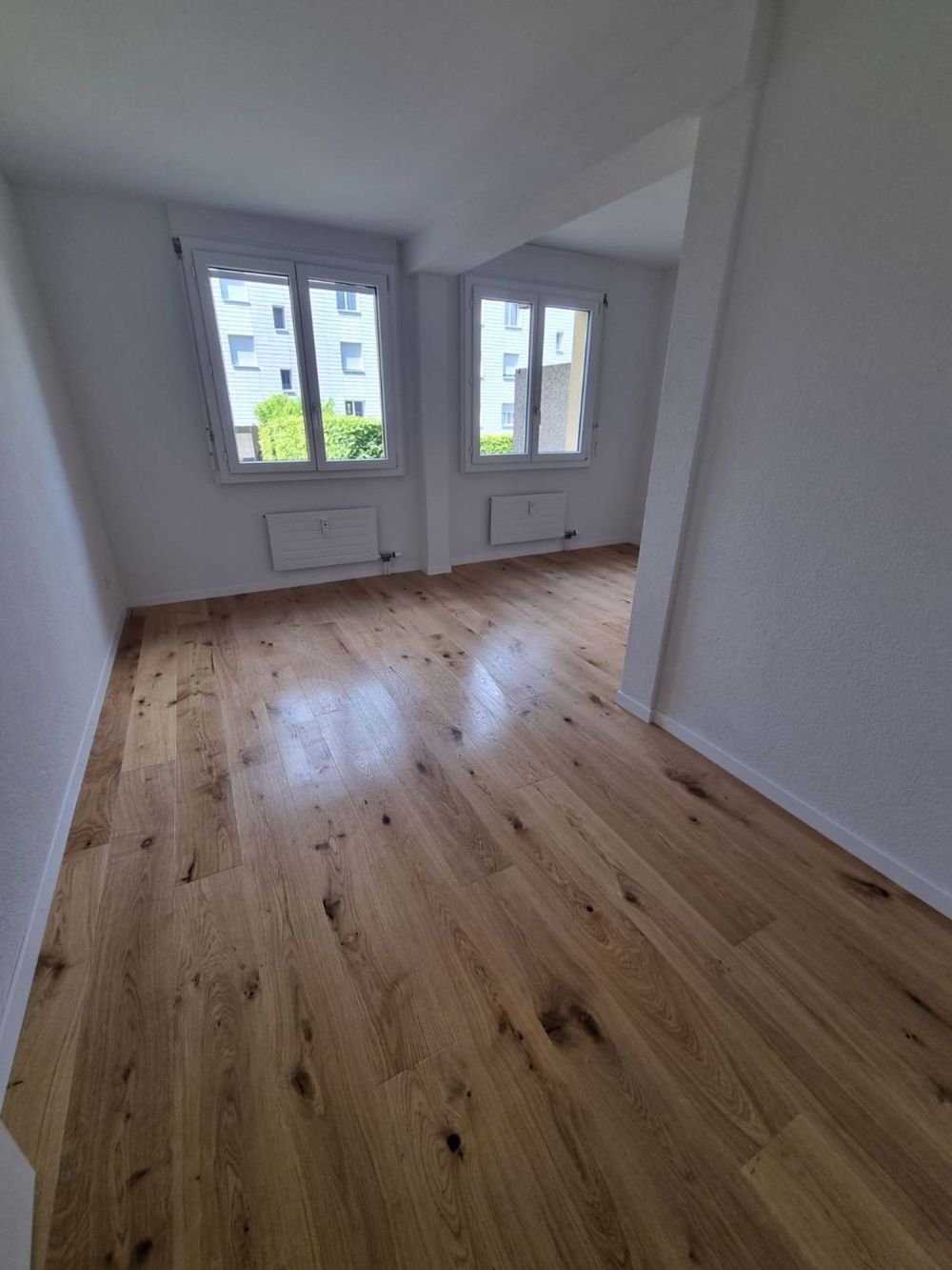 Frisch renovierte 4.5-Zimmerwohnung mit Balkon und hochwertiger Ausstattung - Bild 9