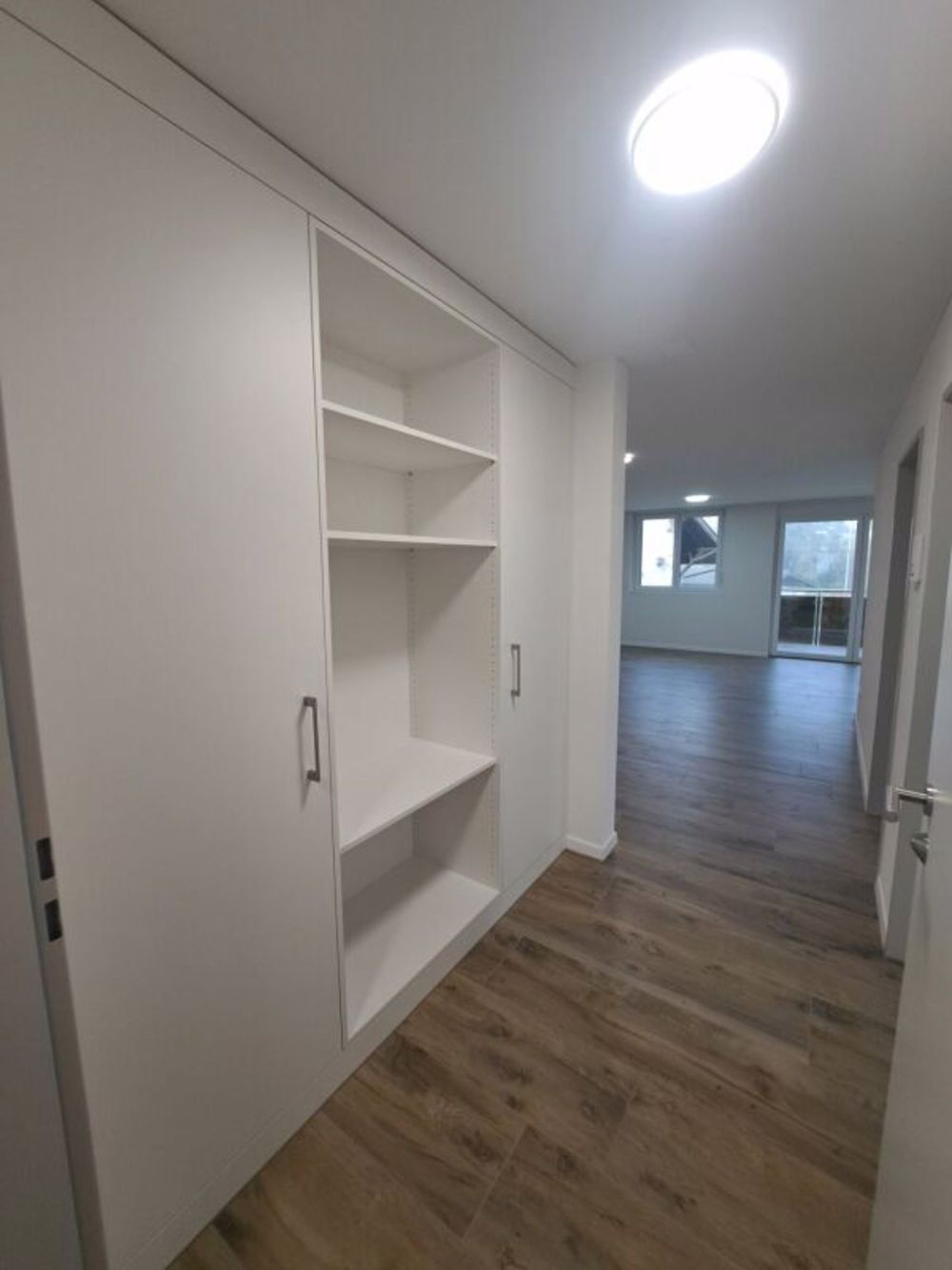 Zweitvermietung: moderne & grosszügige 2.5 Zi-Wohnung mit Balkon - Bild 7