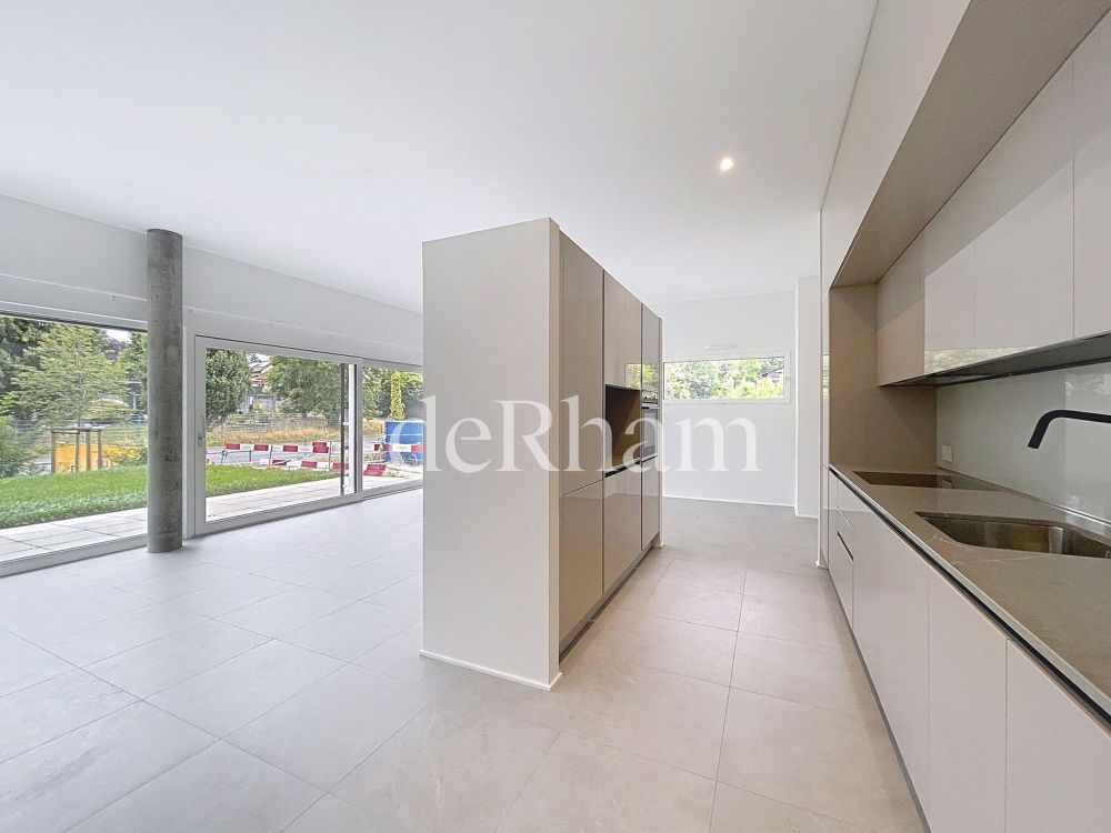 Neue Residenz, neues 4,5-Zimmer-Apartment mit privatem Garten - Bild 1