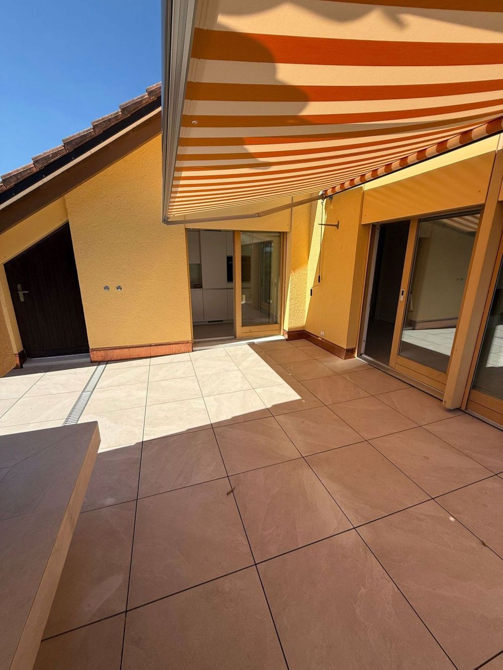 4.5 Zi-Attika/Maisonette mit Galerie & 2 Garagenparkplätze - Bild 2