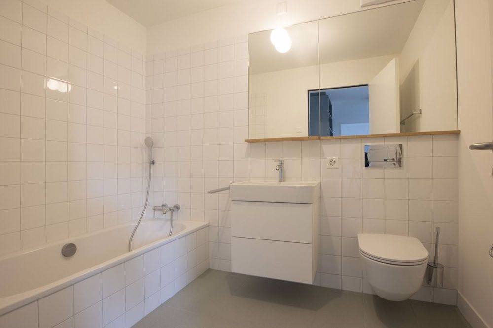 ERSTVERMIETUNG - 3.5-Zi.-Wohnung mit Terrasse und Waschturm - Bad_WC.jpg