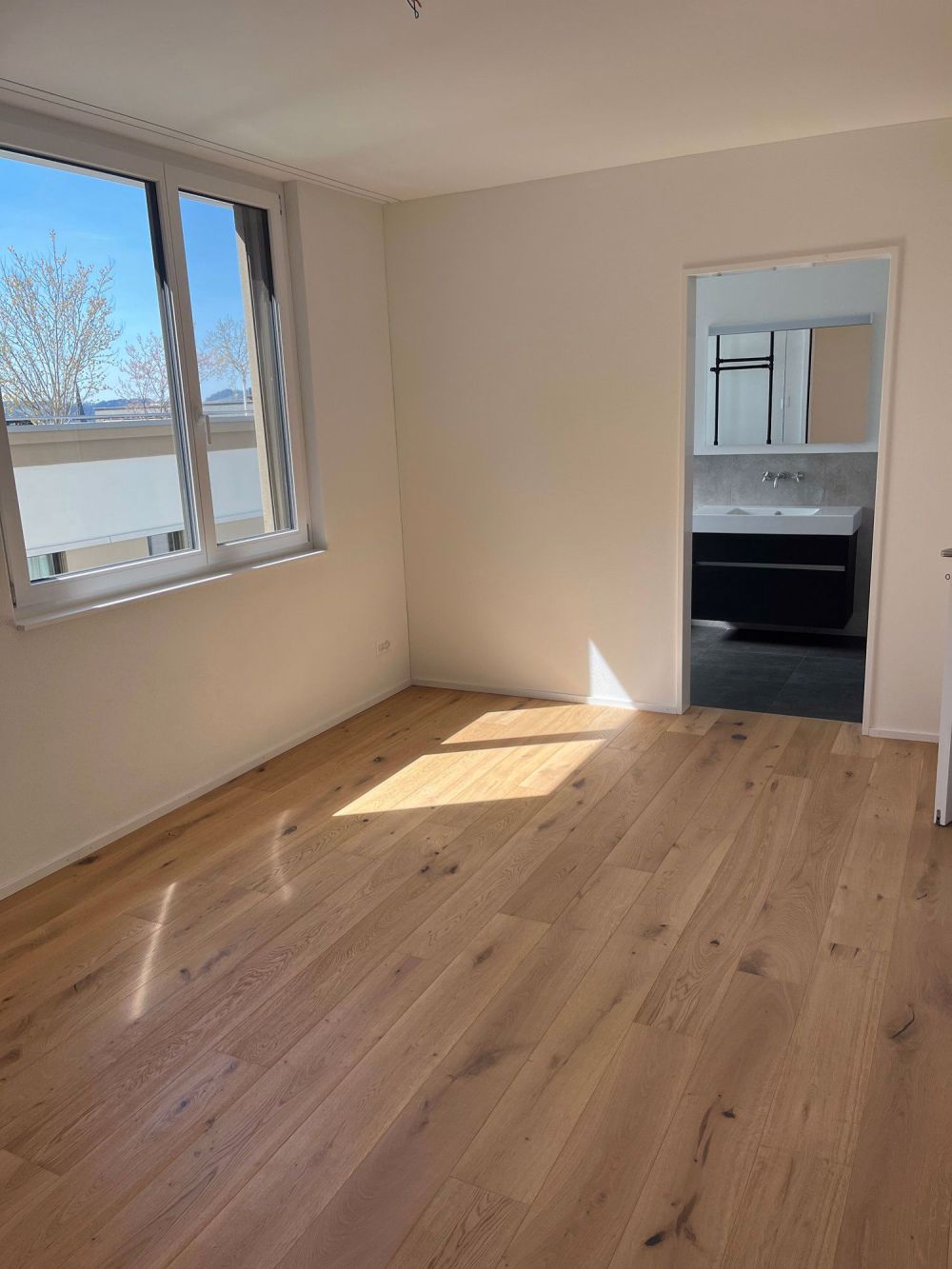 4.5 Zimmer-Neubauwohnung mit grosser Terrasse im Eigentumsstandard - Bild 7