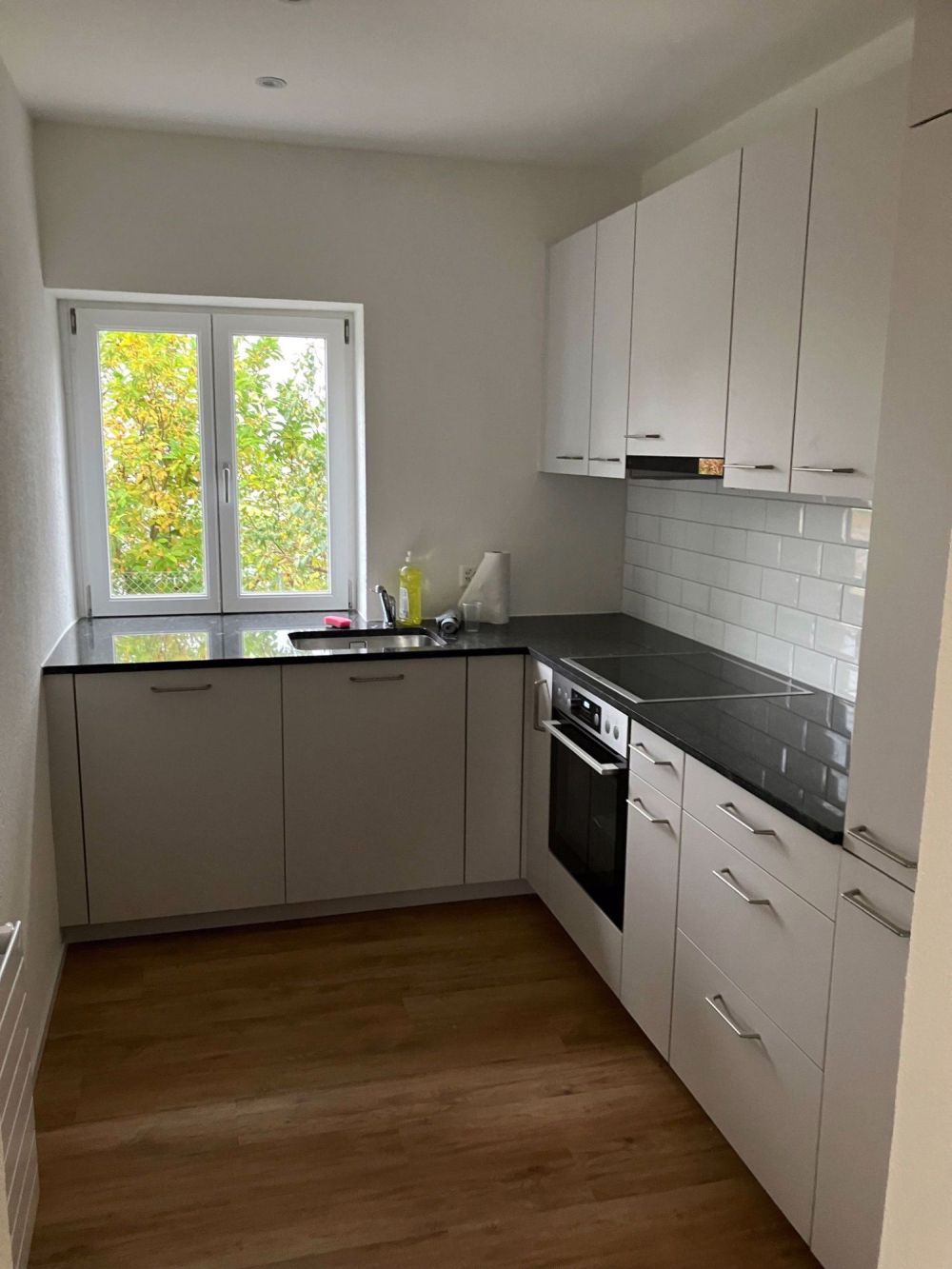 Erstbezug! Vollrenovierte EG-Wohnung mit Parkplatz - Bild 5