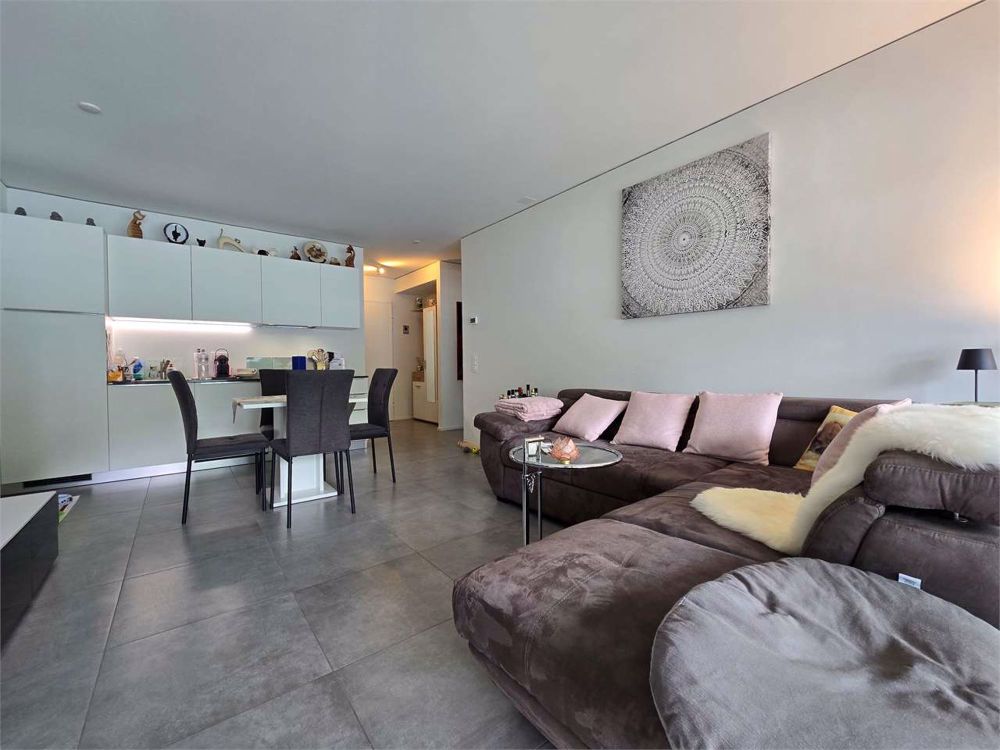 Neue 2.5-Zimmer-Wohnung mit Terrasse und Waschküche in einem Haus - Bild 5