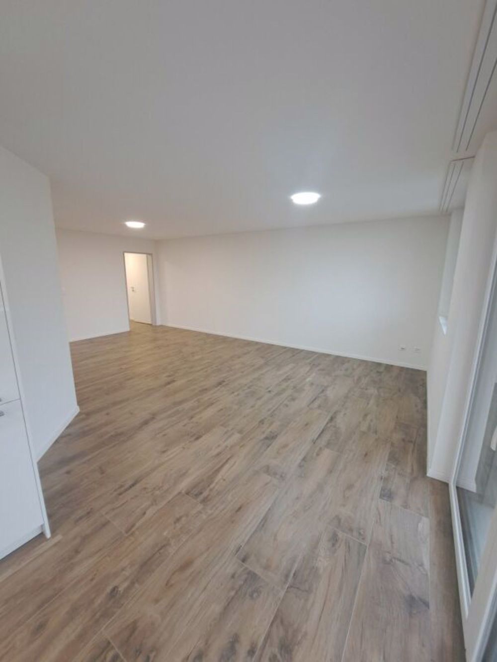 Zweitvermietung: moderne & grosszügige 2.5 Zi-Wohnung mit Balkon - Bild 6