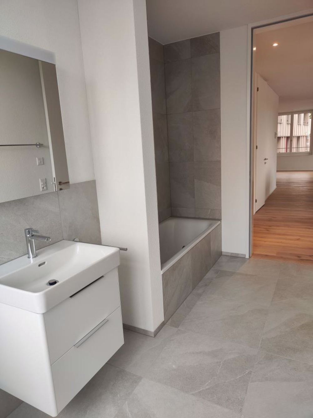 ERSTBEZUG - letzte 3.5-Zi-Wohnung im Eigentumsstandard! - WC / Bad